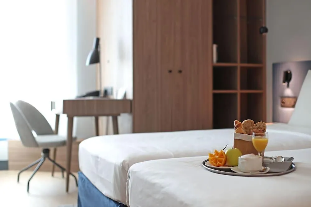 Radisson Hotel Nice Airport 4*,  France